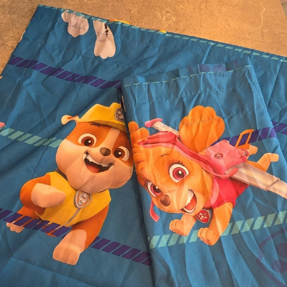 (J25) Nickelodeon Blue and Orange Drapery 2 Total Inculding 2 Books
